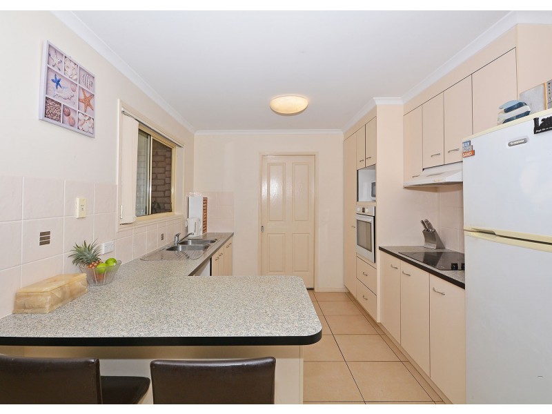 8 Joselyn Drive, Point Vernon QLD 4655