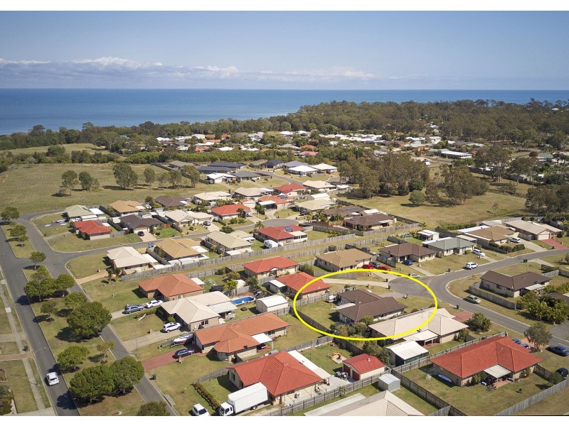 8 Joselyn Drive, Point Vernon QLD 4655