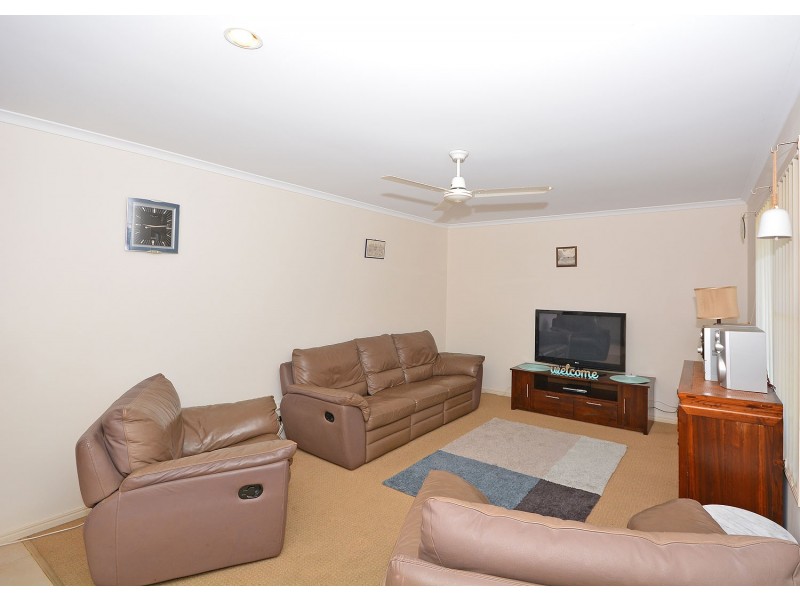 8 Joselyn Drive, Point Vernon QLD 4655