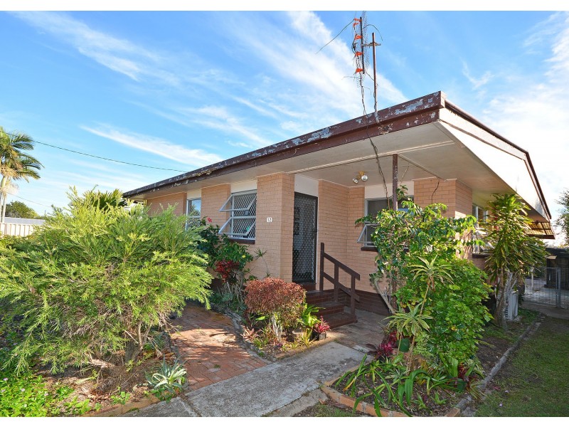 12 Edward Street, Urangan QLD 4655