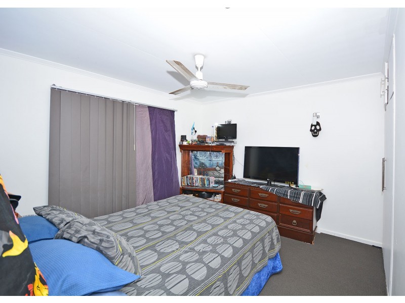 12 Edward Street, Urangan QLD 4655