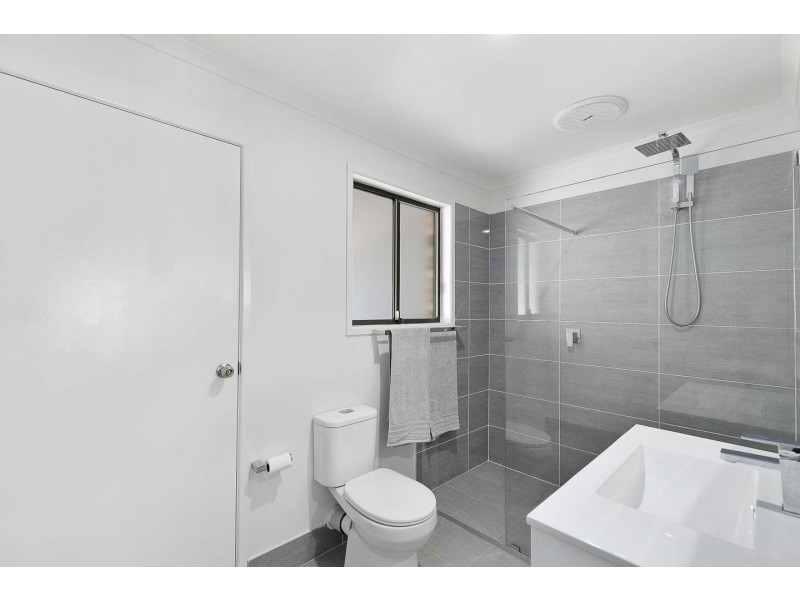 7 Christine Avenue, Torquay QLD 4655