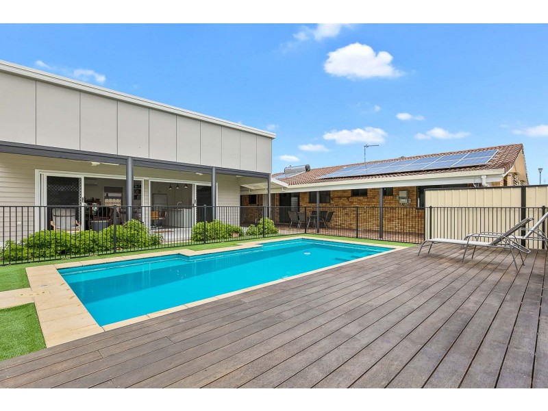 7 Christine Avenue, Torquay QLD 4655