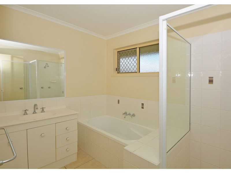 46 Emerald Park Way, Urangan QLD 4655