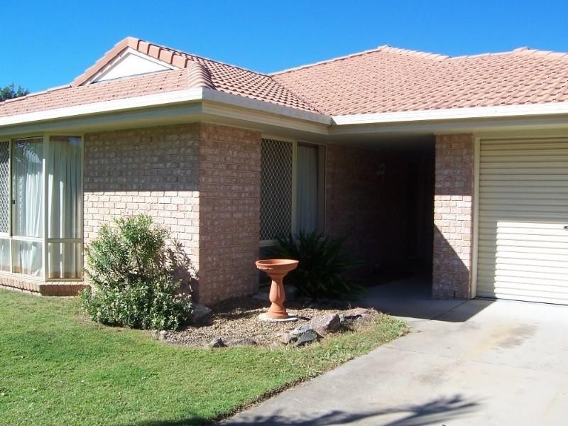 17 Lester Crescent, Torquay QLD 4655