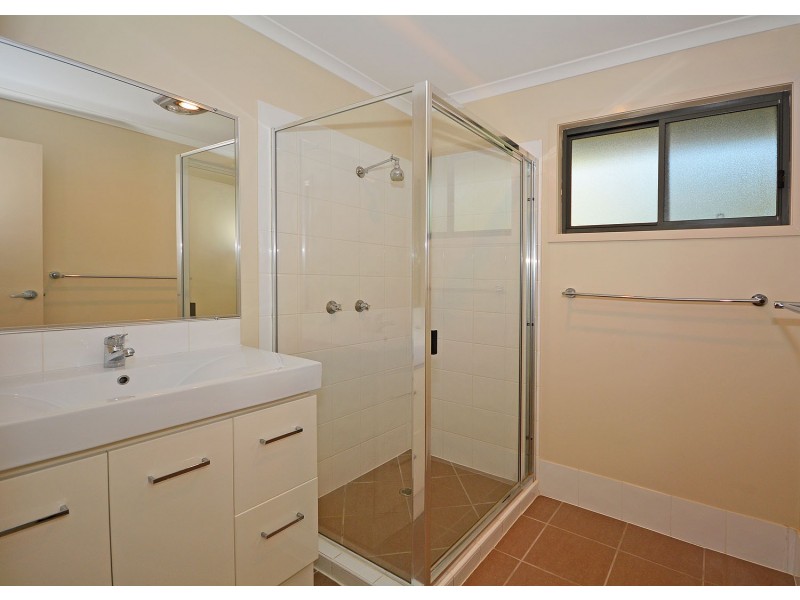 38/415-417 Boat Harbour Drive, Torquay QLD 4655