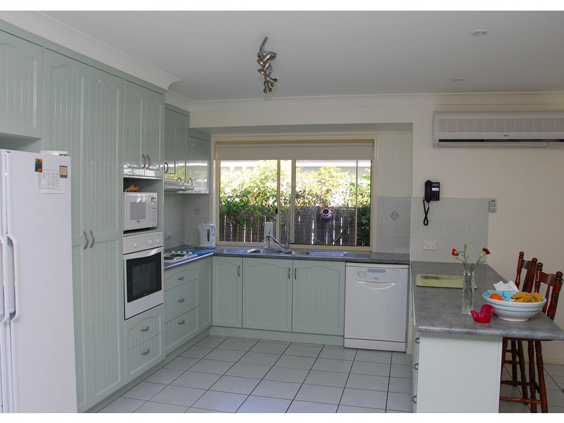170 Kingfisher Parade, Toogoom QLD 4655