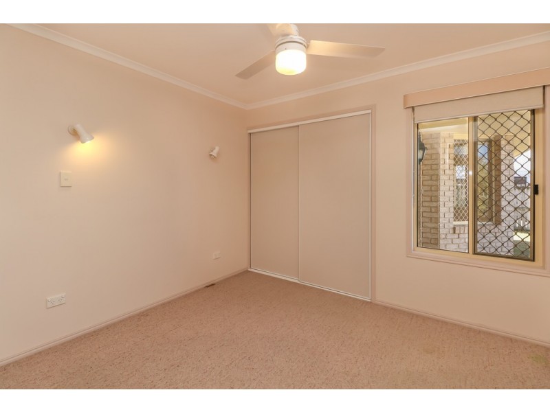 34 Bushlark Avenue, Eli Waters QLD 4655