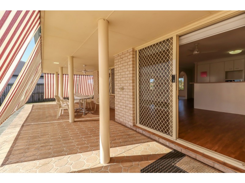 34 Bushlark Avenue, Eli Waters QLD 4655