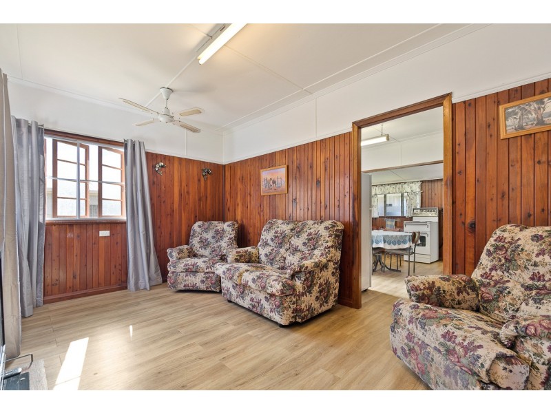 10 Arthur Street, Urangan QLD 4655