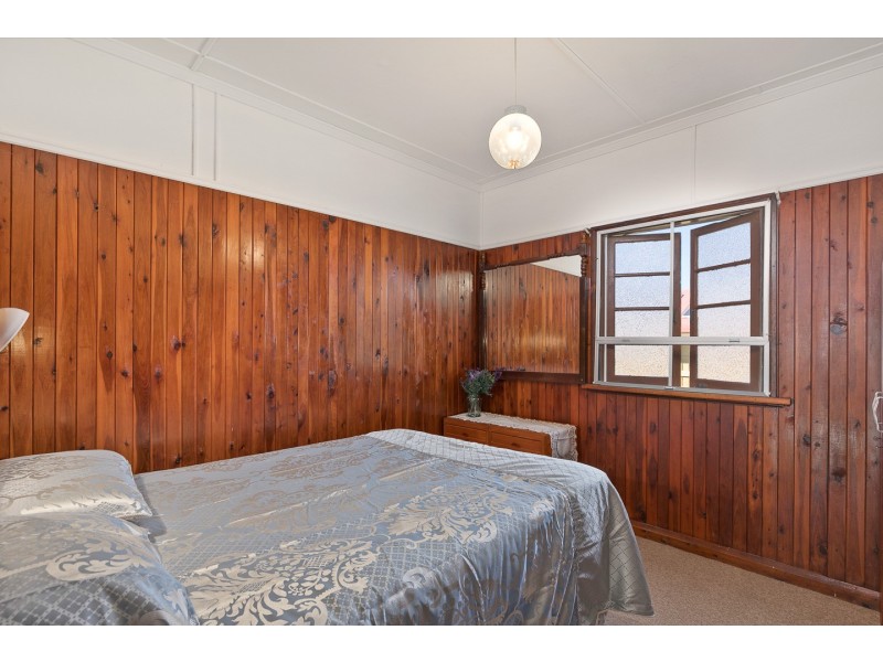 10 Arthur Street, Urangan QLD 4655