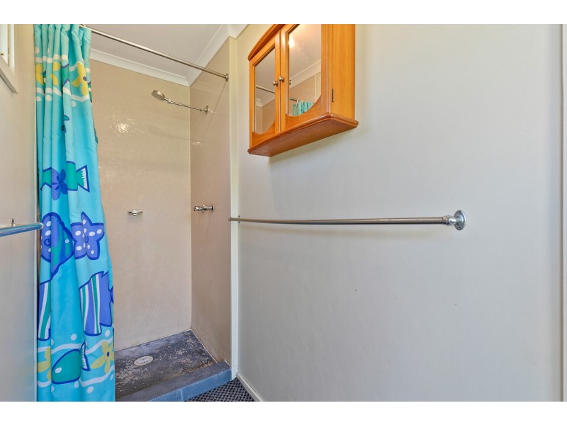 10 Arthur Street, Urangan QLD 4655