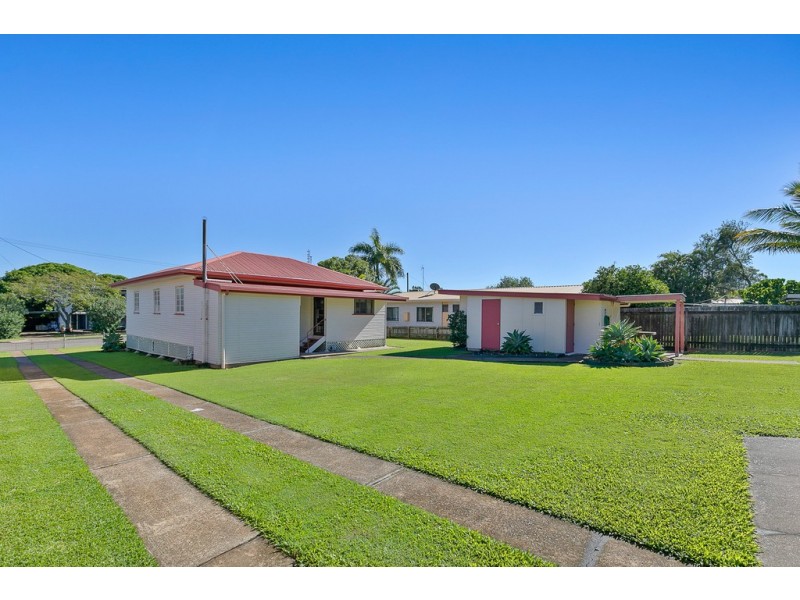 10 Arthur Street, Urangan QLD 4655