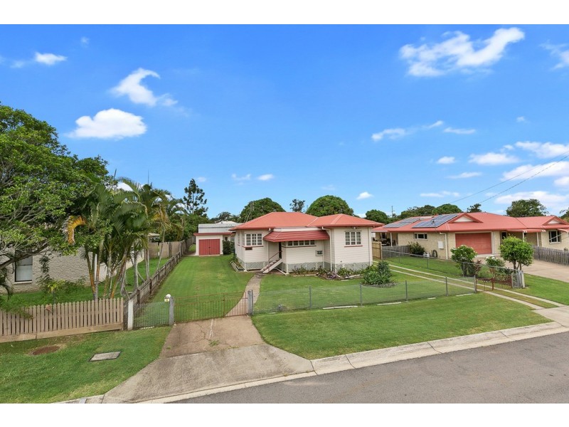 10 Arthur Street, Urangan QLD 4655