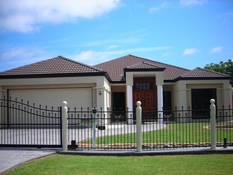 14 Helsham Street, Point Vernon QLD 4655