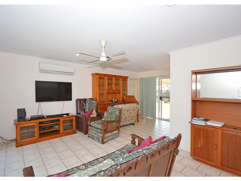 8 Ivybird Court, Torquay QLD 4655