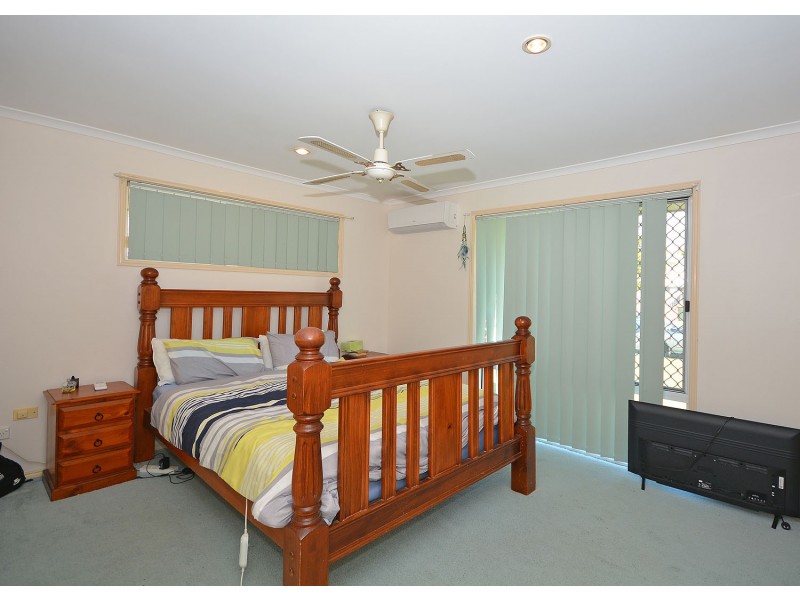 8 Ivybird Court, Torquay QLD 4655