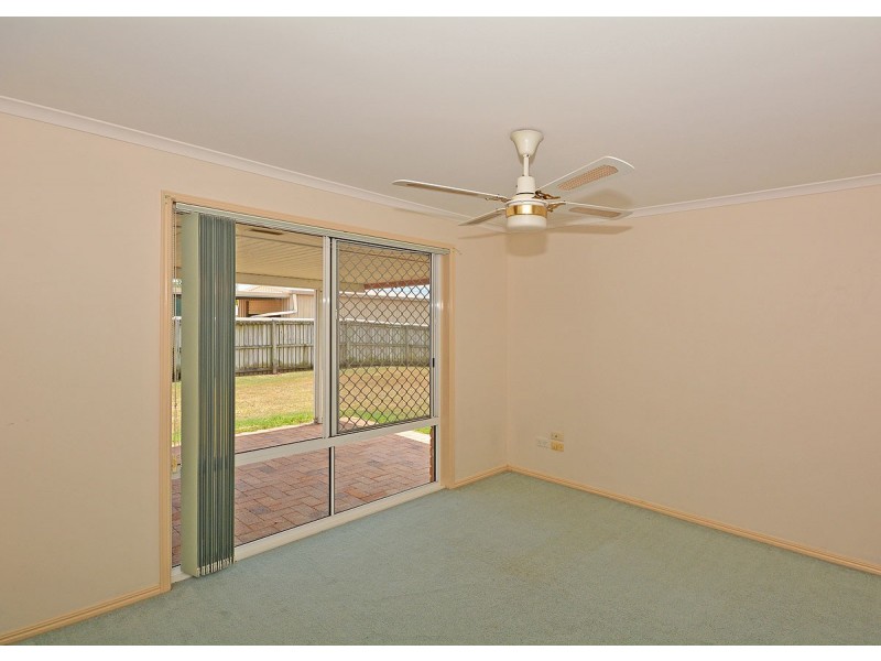 8 Ivybird Court, Torquay QLD 4655