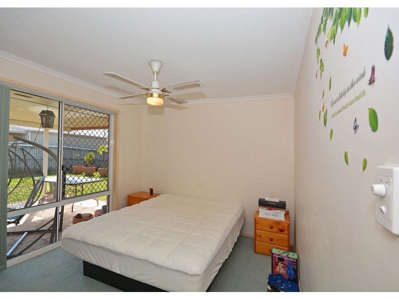 8 Ivybird Court, Torquay QLD 4655