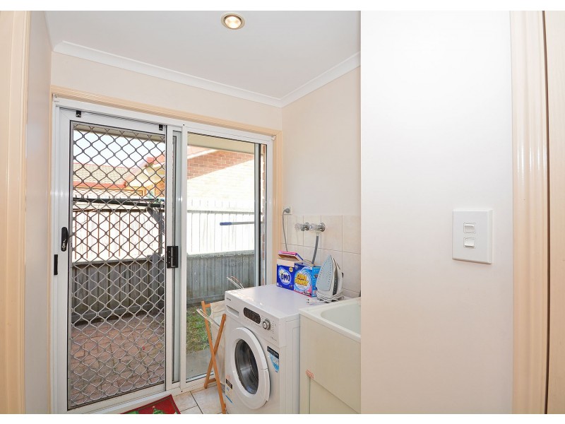 8 Ivybird Court, Torquay QLD 4655