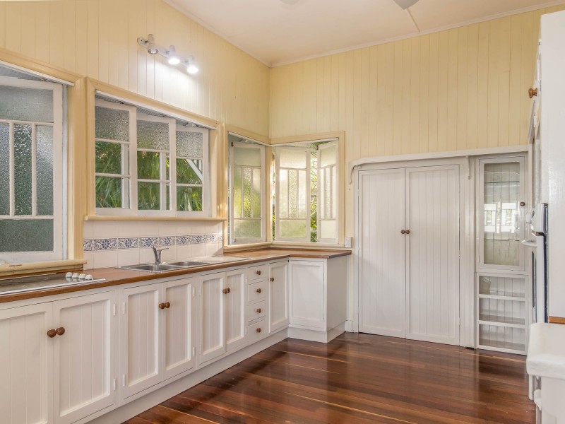 9 Down Street, Scarness QLD 4655
