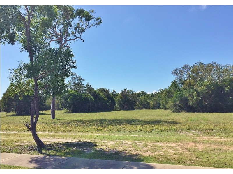 9 Southern Cross Circuit, Urangan QLD 4655