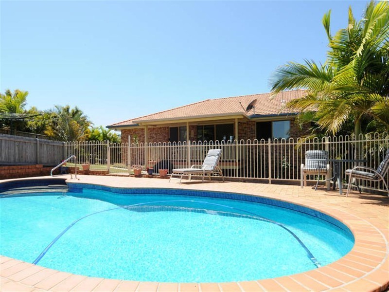 22 Cove Boulevard, River Heads QLD 4655