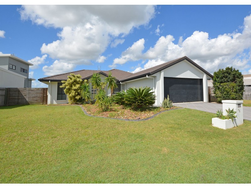 13 Bounty Cct, Eli Waters QLD 4655