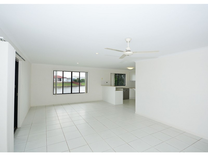 13 Bounty Cct, Eli Waters QLD 4655