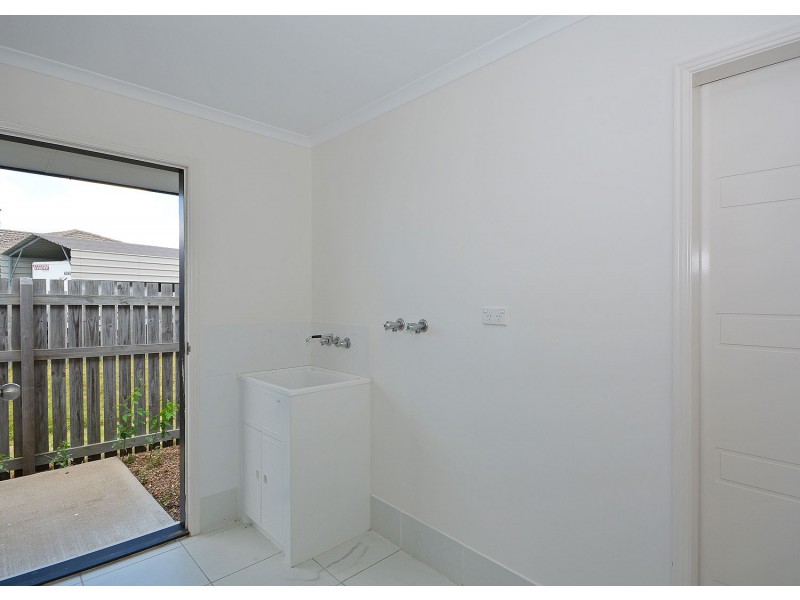 13 Bounty Cct, Eli Waters QLD 4655