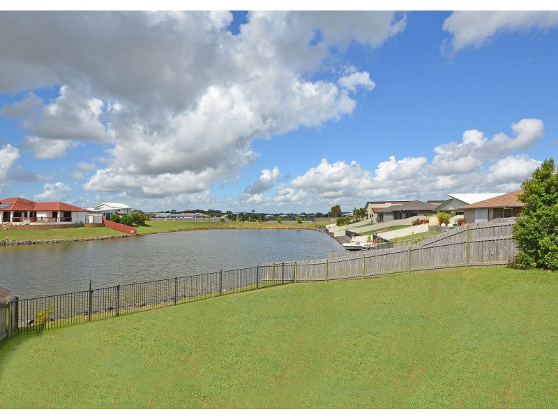 13 Bounty Cct, Eli Waters QLD 4655