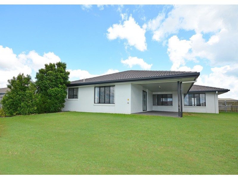 13 Bounty Cct, Eli Waters QLD 4655