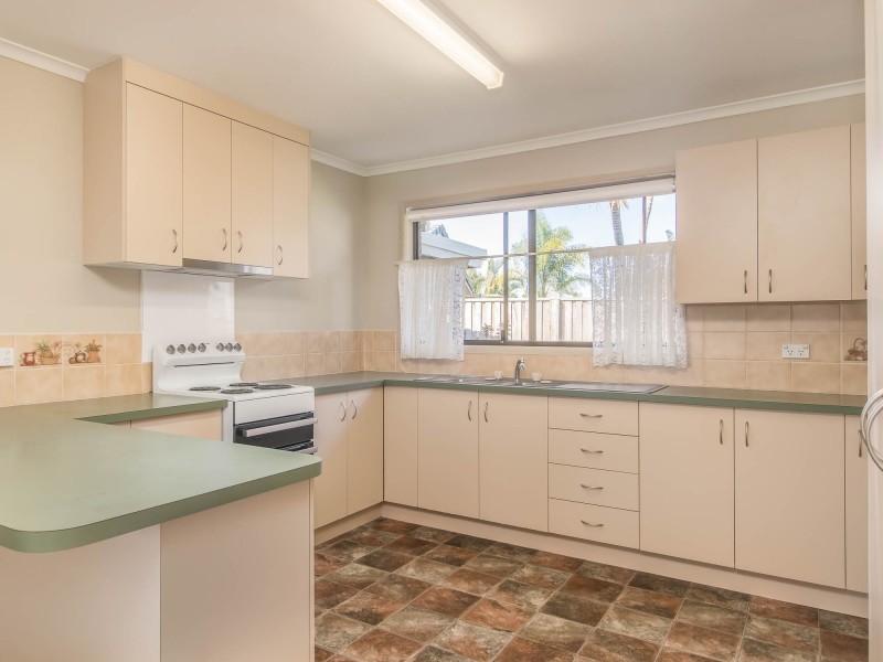 2/19 Grevillea St, Kawungan QLD 4655