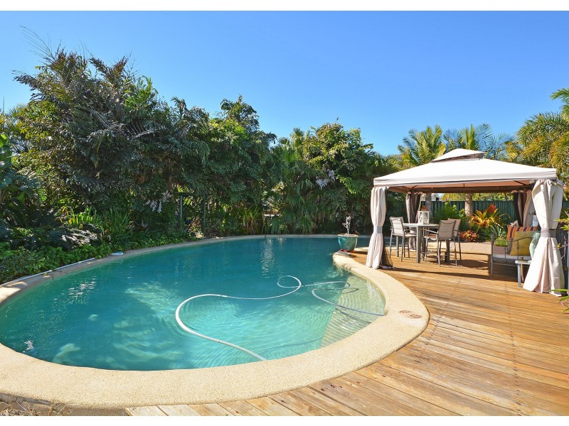 28 Edward Street, Urangan QLD 4655