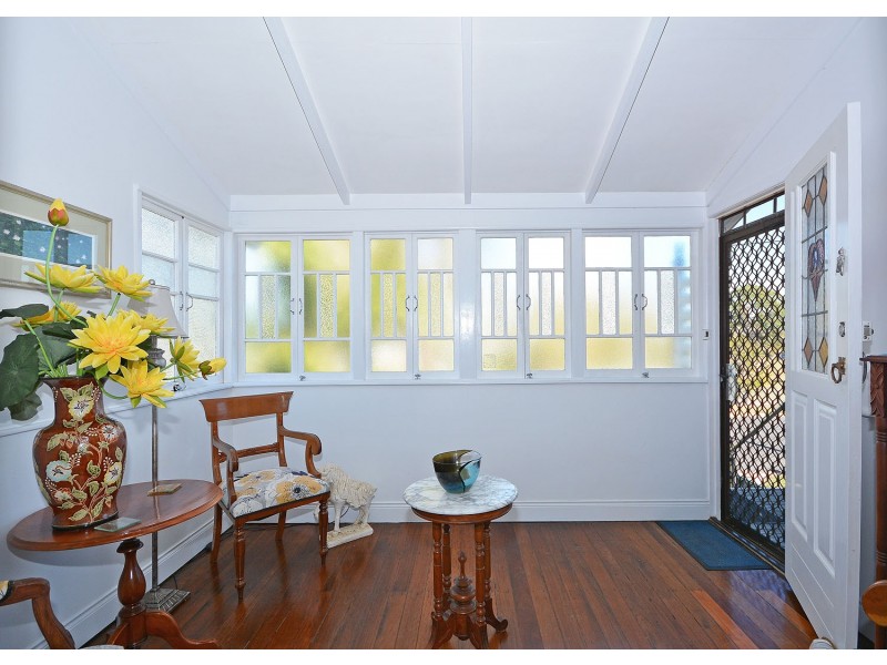 28 Edward Street, Urangan QLD 4655