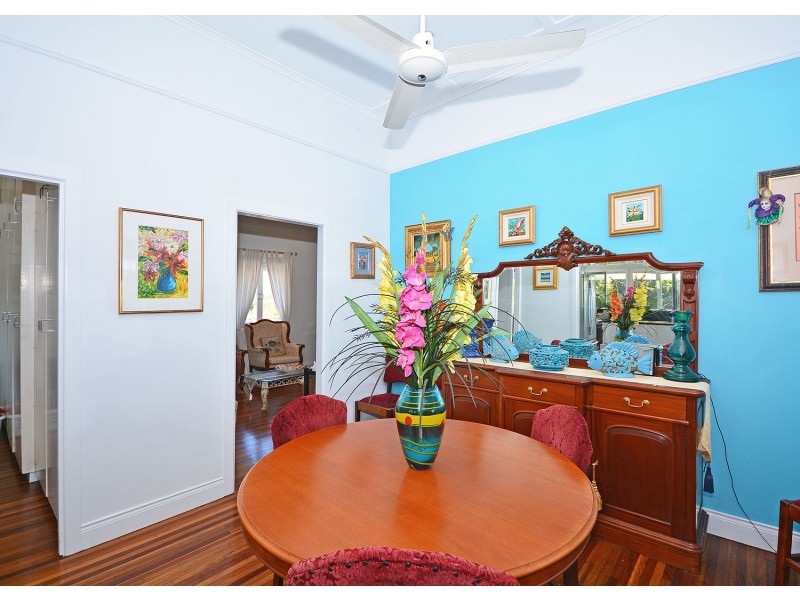 28 Edward Street, Urangan QLD 4655