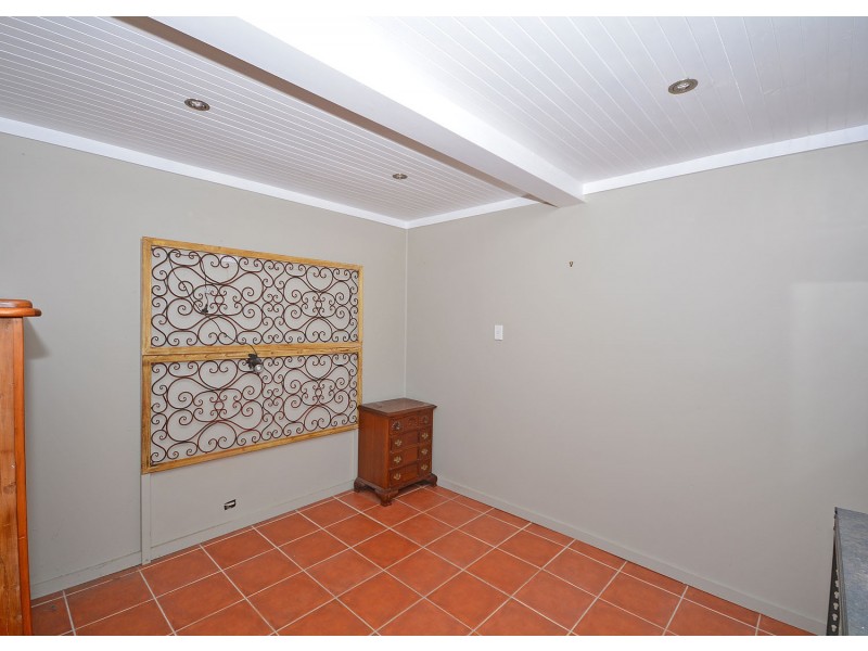 28 Edward Street, Urangan QLD 4655