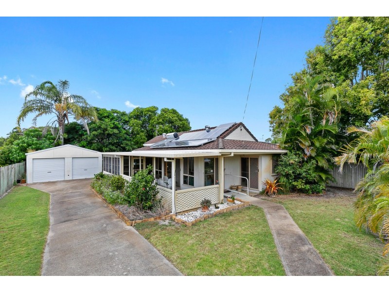 26 William Street, Urangan QLD 4655