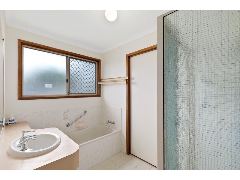 26 William Street, Urangan QLD 4655