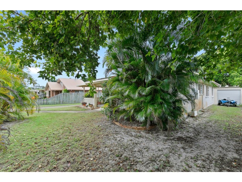 26 William Street, Urangan QLD 4655