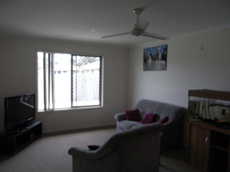 2/1 Malcolm Court, Point Vernon QLD 4655