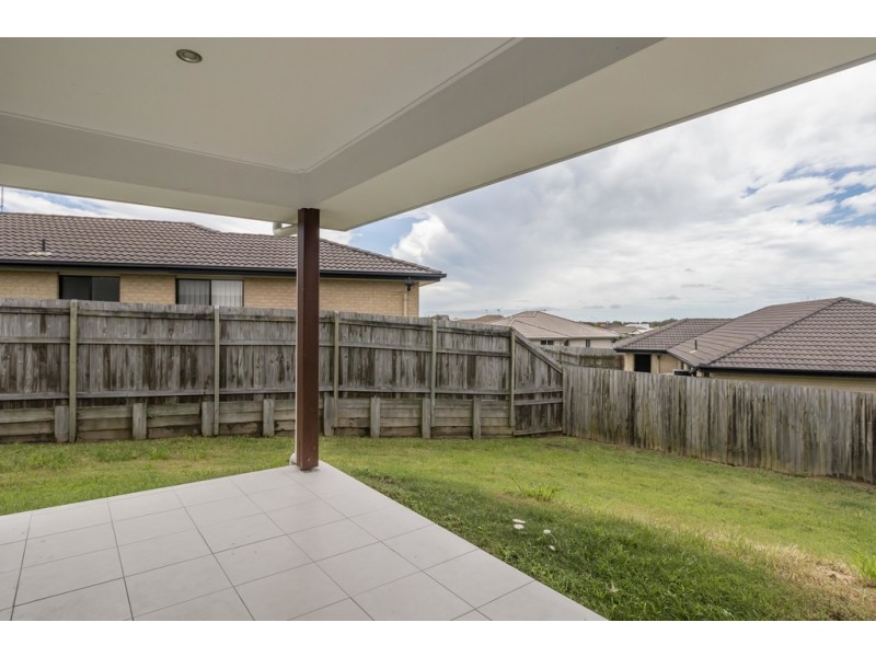 16 Steel Street, Nikenbah QLD 4655