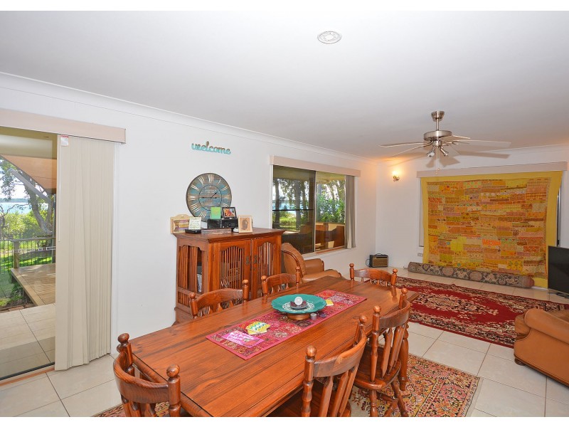 82 Riverview Drive, Burrum Heads QLD 4659