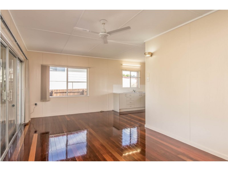 29 Drummond Street, Urangan QLD 4655