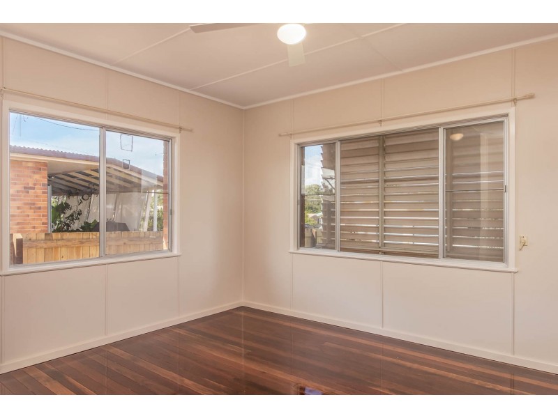 29 Drummond Street, Urangan QLD 4655