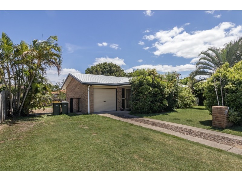 11 Sealink Drive, Point Vernon QLD 4655