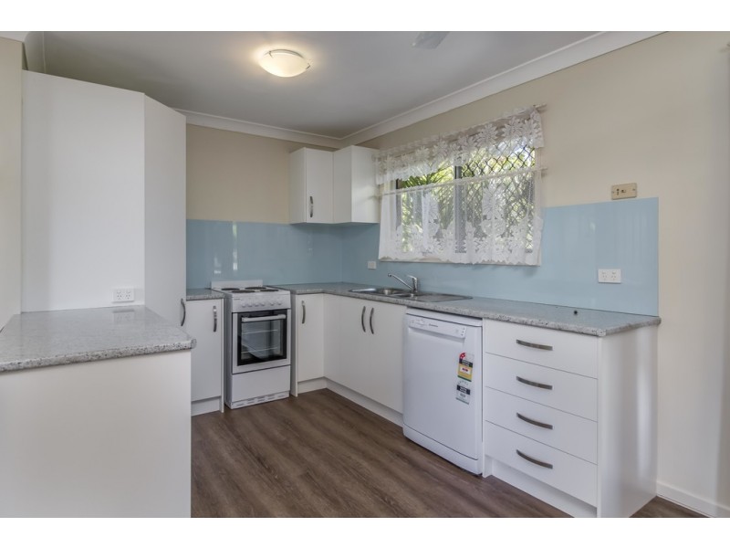 11 Sealink Drive, Point Vernon QLD 4655