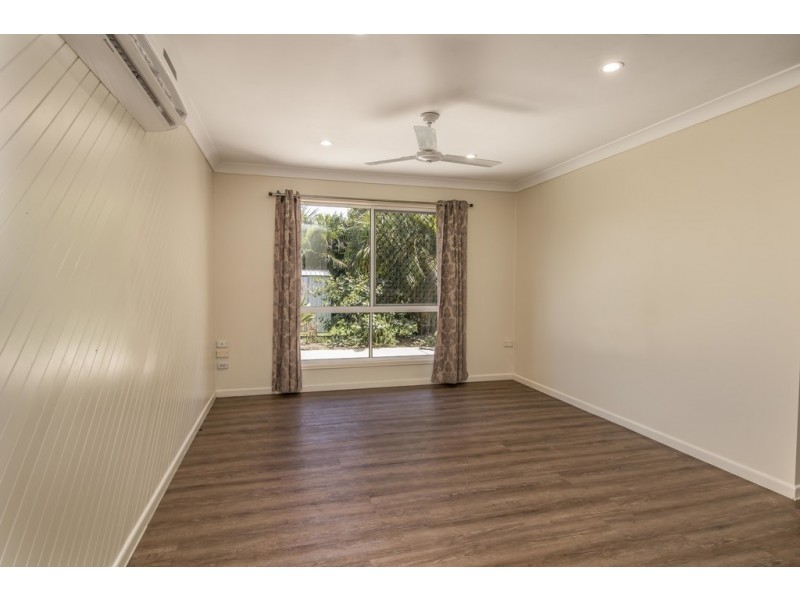 11 Sealink Drive, Point Vernon QLD 4655