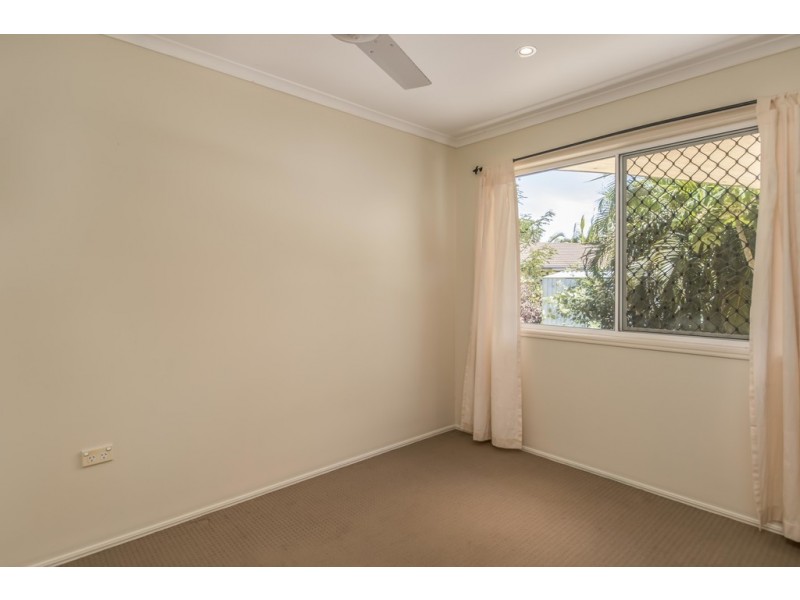 11 Sealink Drive, Point Vernon QLD 4655