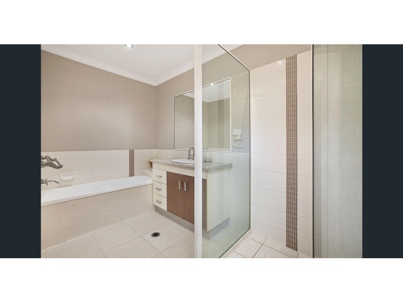 4/63-65 MCLIVER, Kawungan QLD 4655